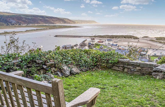 3 bedroom accommodation in Barmouth