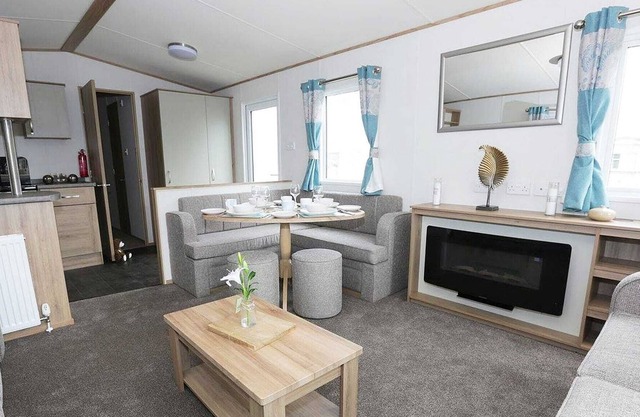 3 bedroom accommodation in Hubbert’s Bridge, near Boston