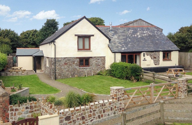 3 bedroom accommodation in Hartland