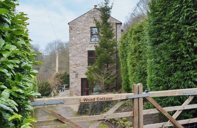 3 bedroom accommodation in Buxworth, High Peak