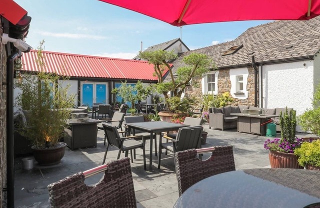 3 bedroom accommodation in Narberth