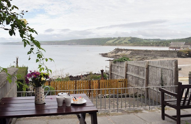 3 bedroom accommodation in New Quay