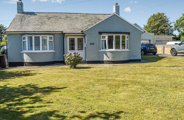 3 bedroom accommodation in Nefyn, Llyn Peninsula
