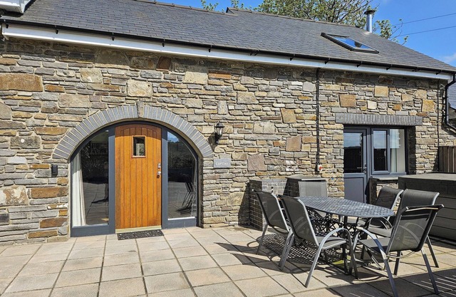 3 bedroom accommodation in Dihewyd, near Aberaeron