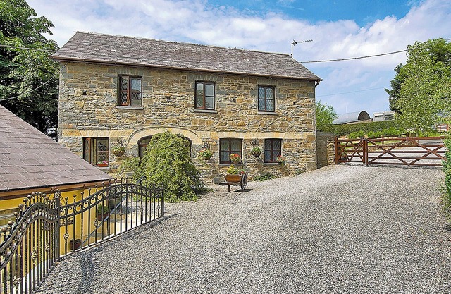3 bedroom accommodation in New Quay