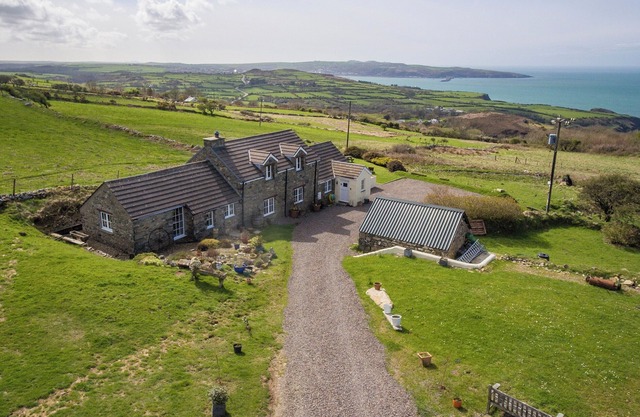 3 bedroom accommodation in Dinas Cross, Newport