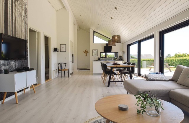 3 bedroom accommodation in Humble