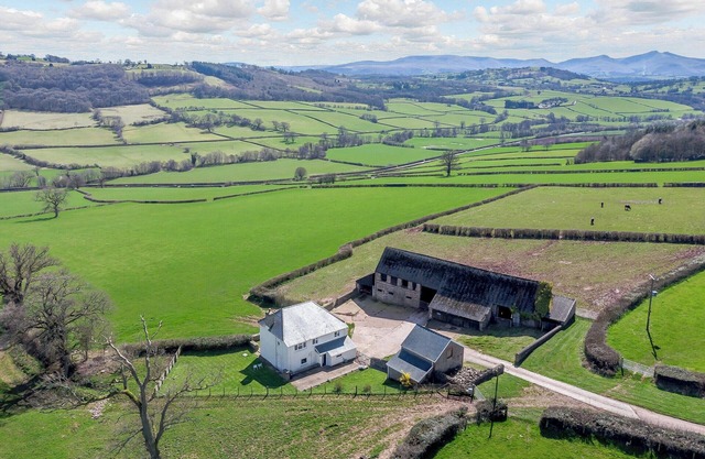 3 bedroom accommodation in Llandefalle, near Brecon
