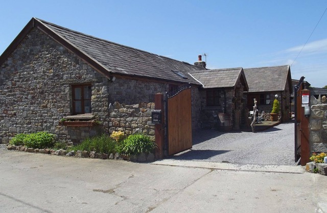 3 bedroom accommodation in Ilston, Gower, Swansea