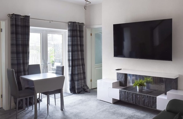 3 bedroom accommodation in Girvan