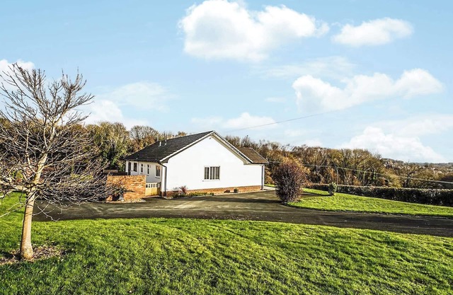 3 bedroom accommodation in Trevor
