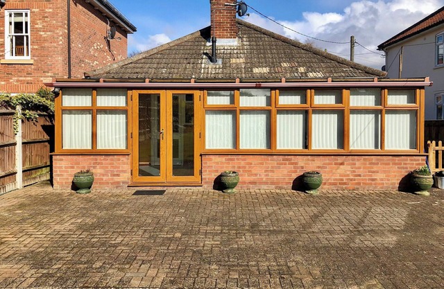 3 bedroom accommodation in Holt