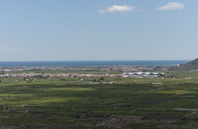 3 bedroom accommodation in Ador