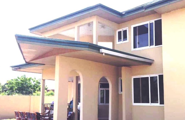 3 Bedroom and 2 Bathroom Living Room Luxury Apartment
