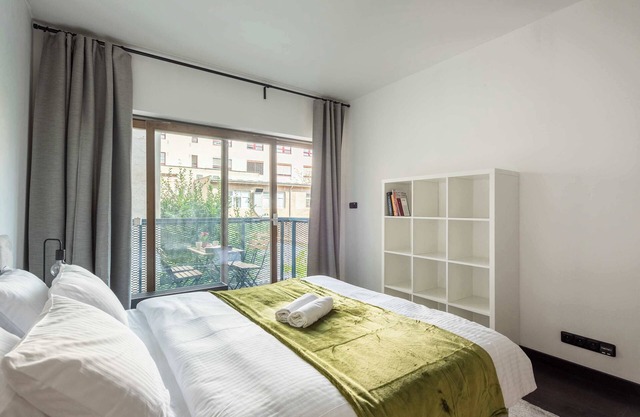 3 bedroom apartment near center of Prague