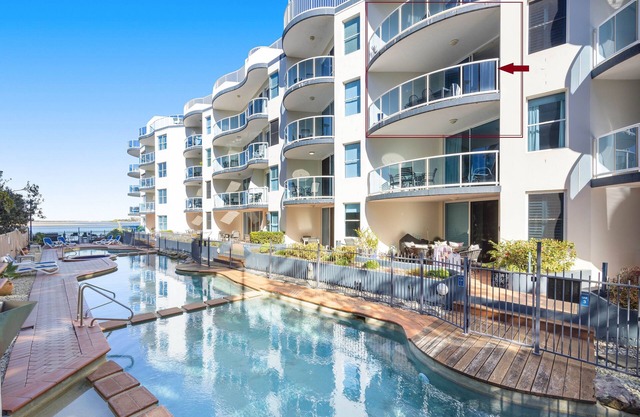 3 Bedroom Apartment with Lift access