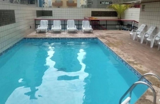 3 bedroom apartment, 100m from the beach with pool and barbecue