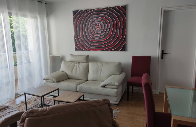 3-bedroom apartment for 5 people near the Pink Granite Coast and beaches