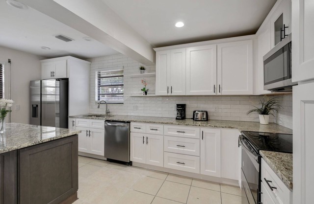 3 bedroom Apartment Home Bungalow. Entire home in Cocoa, Florida