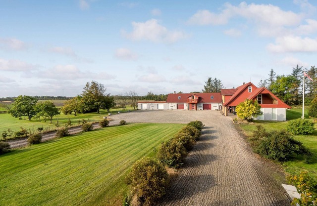 3 bedroom awesome home in Bækmarksbro