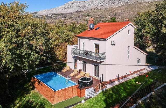 3 bedroom awesome home in Srinjine