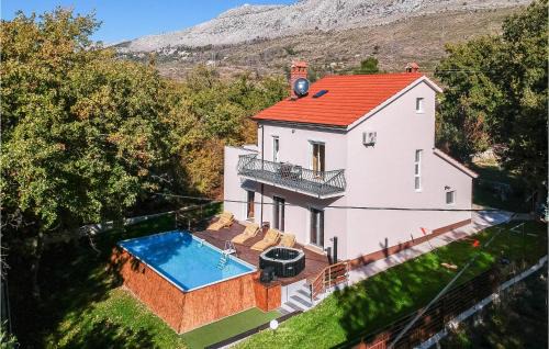 3 Bedroom Awesome Home In Srinjine