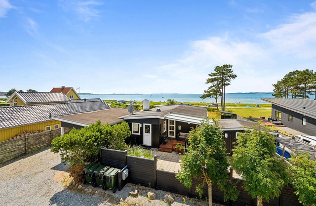 3 bedroom beach front home in Ebeltoft