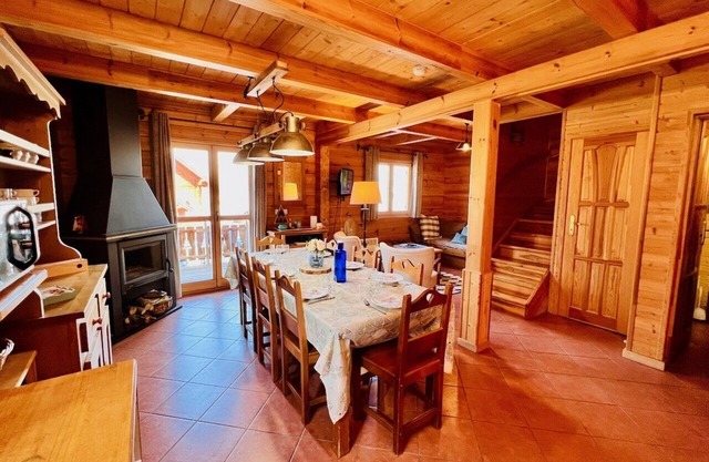 3 bedroom cabin with pool