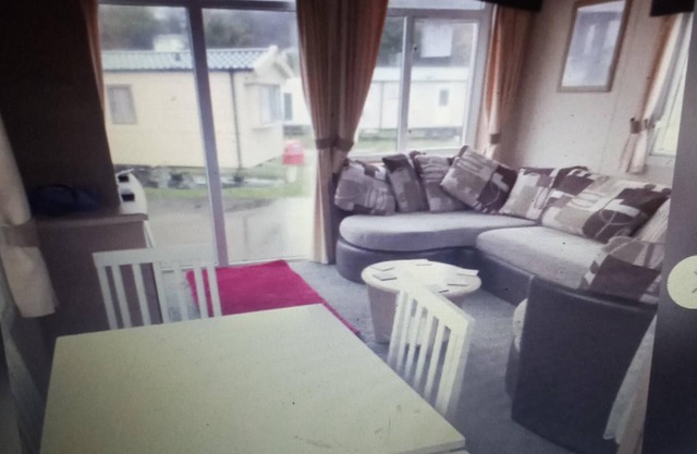 3 bedroom caravan own parking space