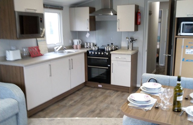 3 bedroom central heating caravan with veranda Pet friendly