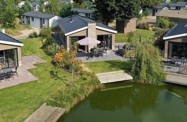 3-bedroom chalet with terrace and hot tub