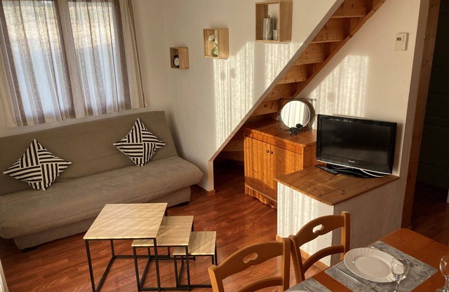 3-Bedroom Chalet with Pool Access, Near Slopes in Superdevoluy
