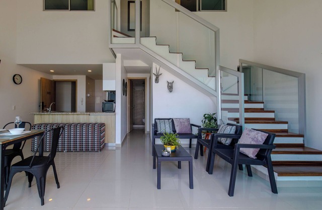 3-bedroom duplex near the sea with views