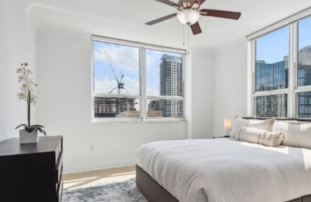 3-bedroom condo in marvelous Fort Lauderdale with WiFi, AC, fitness room