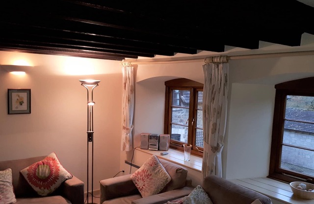 Cottage Tor 
