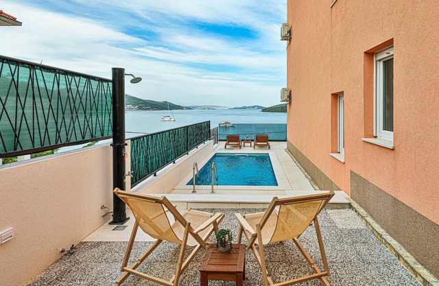 3 bedroom cozy apartment in Marina