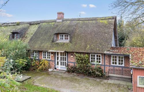 3 Bedroom Cozy Home In Hadsten