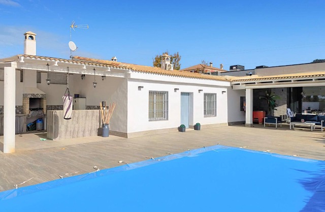 3 bedroom cozy home in Lucena