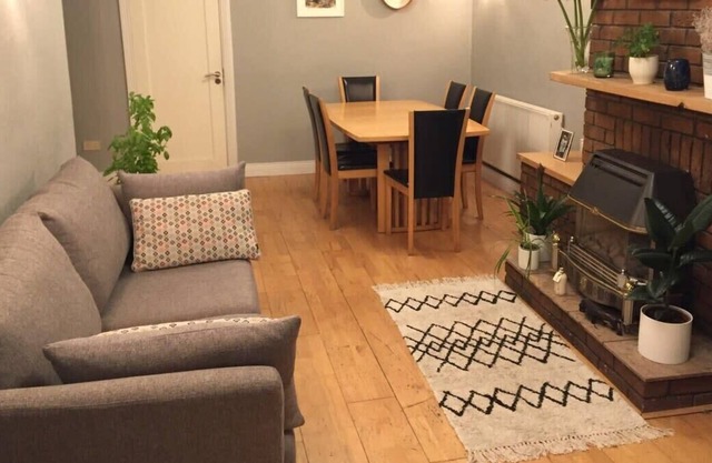 3 Bedroom Family Home in Residential Area Near Centre