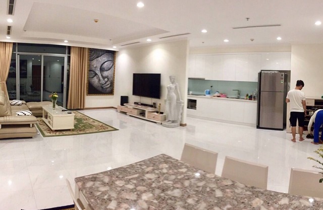 3 bedroom fully furnished apartment for rent in Vinhomes Central Park