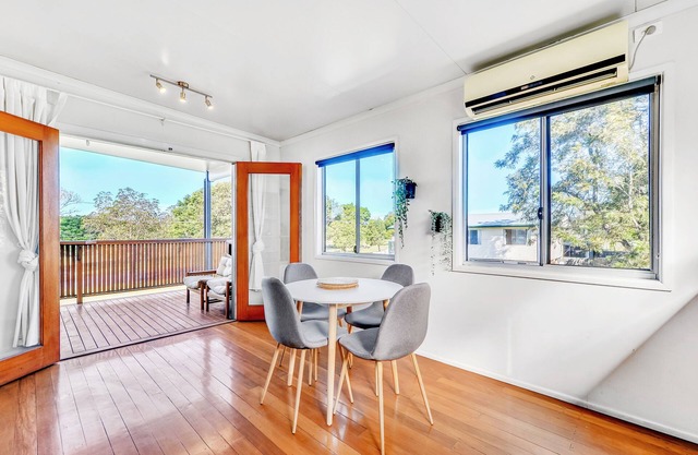 3 Bedroom Home with Park Views 15 Min to City