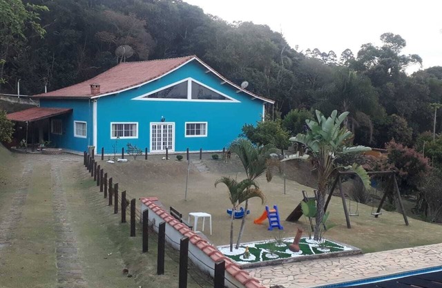 3 BEDROOM HOUSE, 4X9 METER POOL, ORCHARD, PLAYGROUND, FIREPLACE AND GAMES ROOM