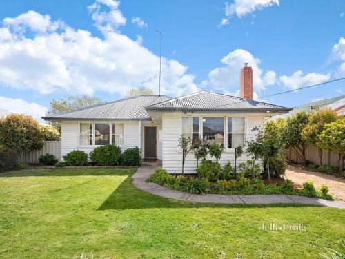 3 Bedroom House At Ballarat Lake Wendouree