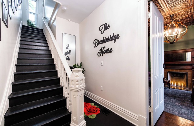 3-bedroom house in amazing Louisville with 2 King beds and 2 pull out queens
