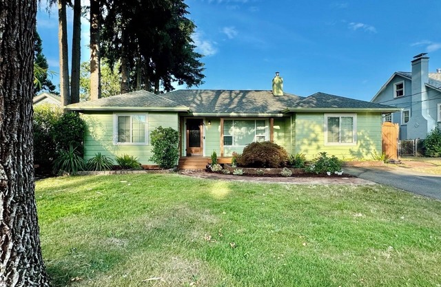 3-bedroom house in serene Olympia with WiFi