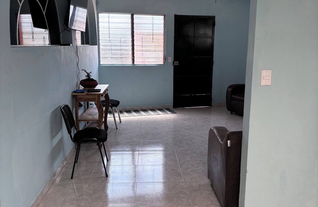 3-bedroom house in historic San Salvador with WiFi, AC. Close to everything!