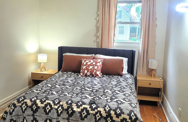 3-bedroom house in marvelous Estherville with AC, WiFi. Enjoy your stay
