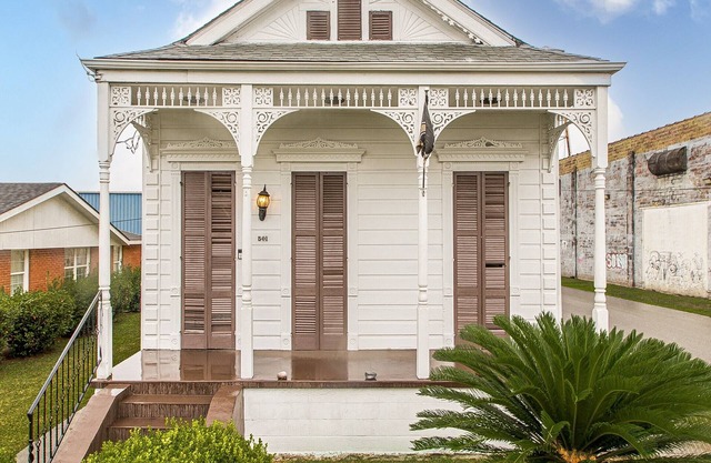 3-bedroom house in fantastic New Orleans Holy Cross district with WiFi, ACn