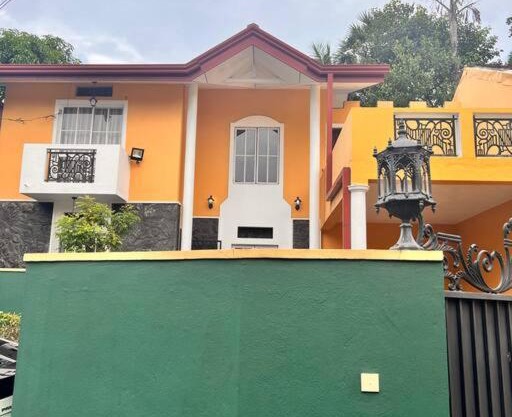 3 Bedroom house with parking space