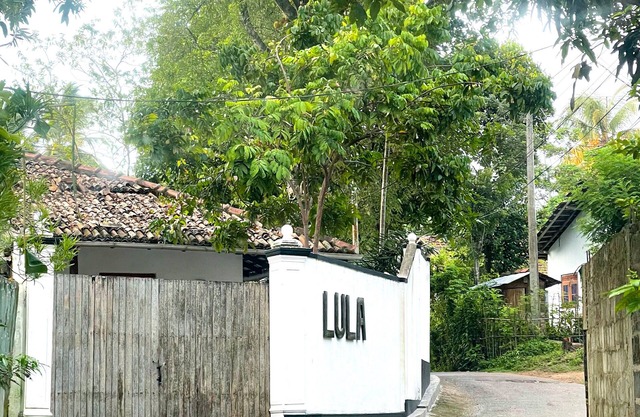 3-Bedroom Lakeside Villa with Pool in Ahangama